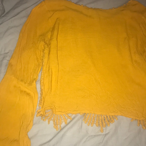 Yellow long sleeve - Picture 4 of 4
